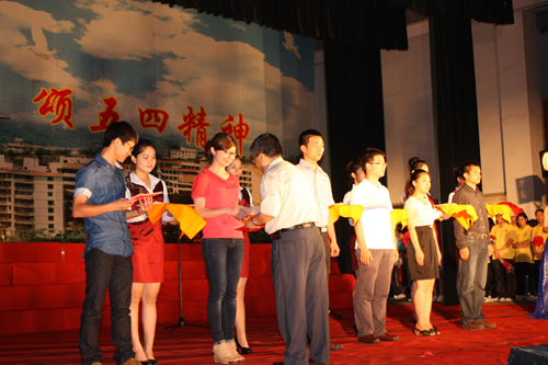 2012515165629.jpg