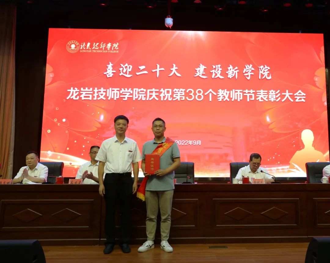 1664278886700067637.jpg 640 (39).jpg