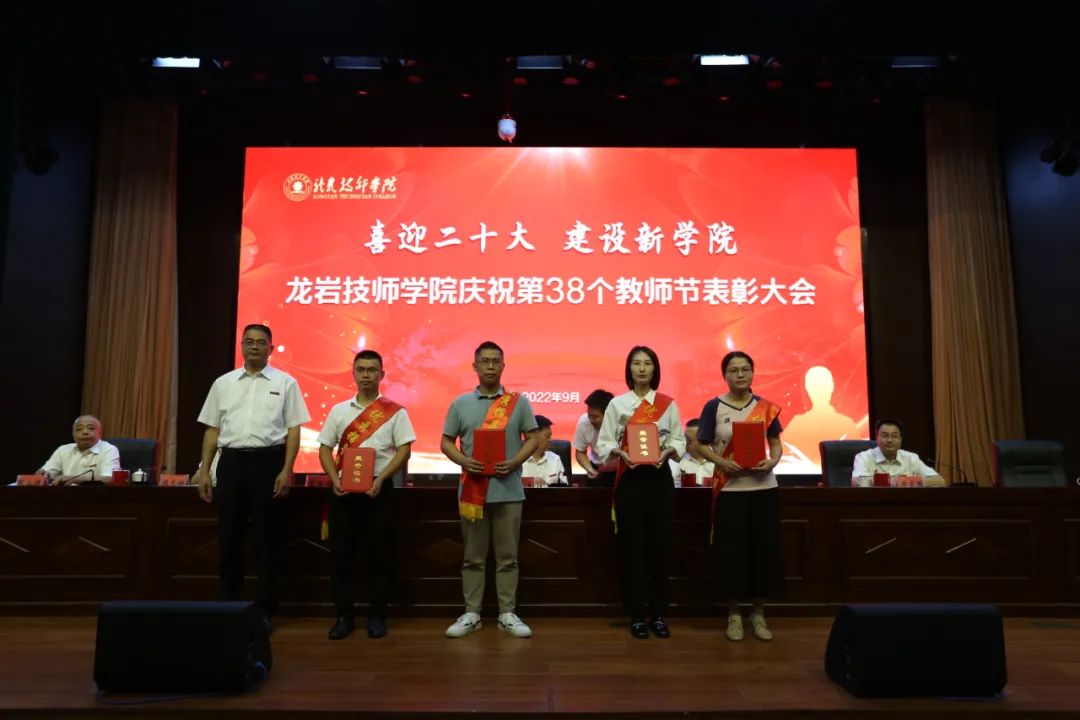 1664278906272094752.jpg 640 (40).jpg