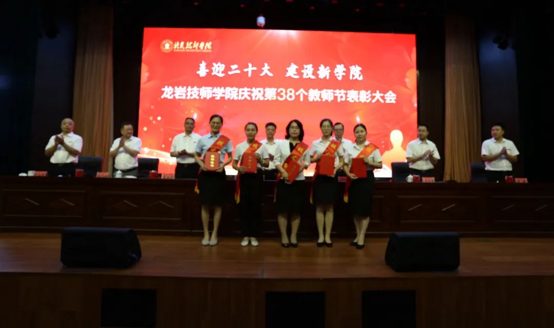 1664279275485069190.jpg 640 (44).jpg