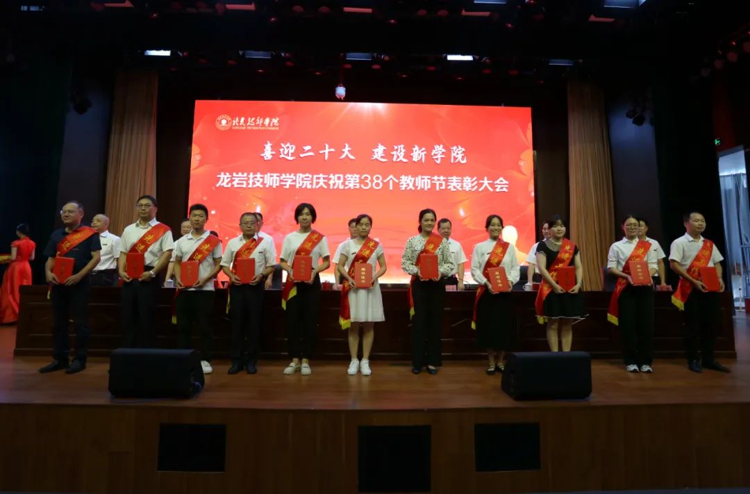 1664279364924045899.jpg 640 (47).jpg