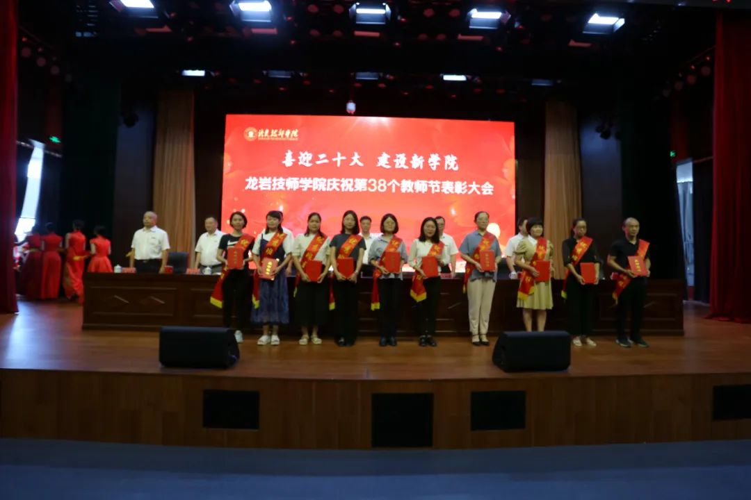 1664279377775051785.jpg 640 (48).jpg