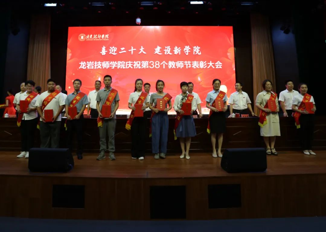 1664279390941061457.jpg 640 (49).jpg