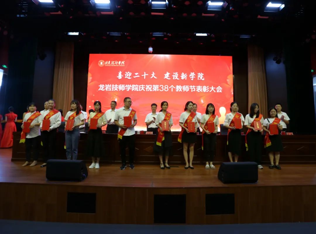 1664279435944038944.jpg 640 (50).jpg